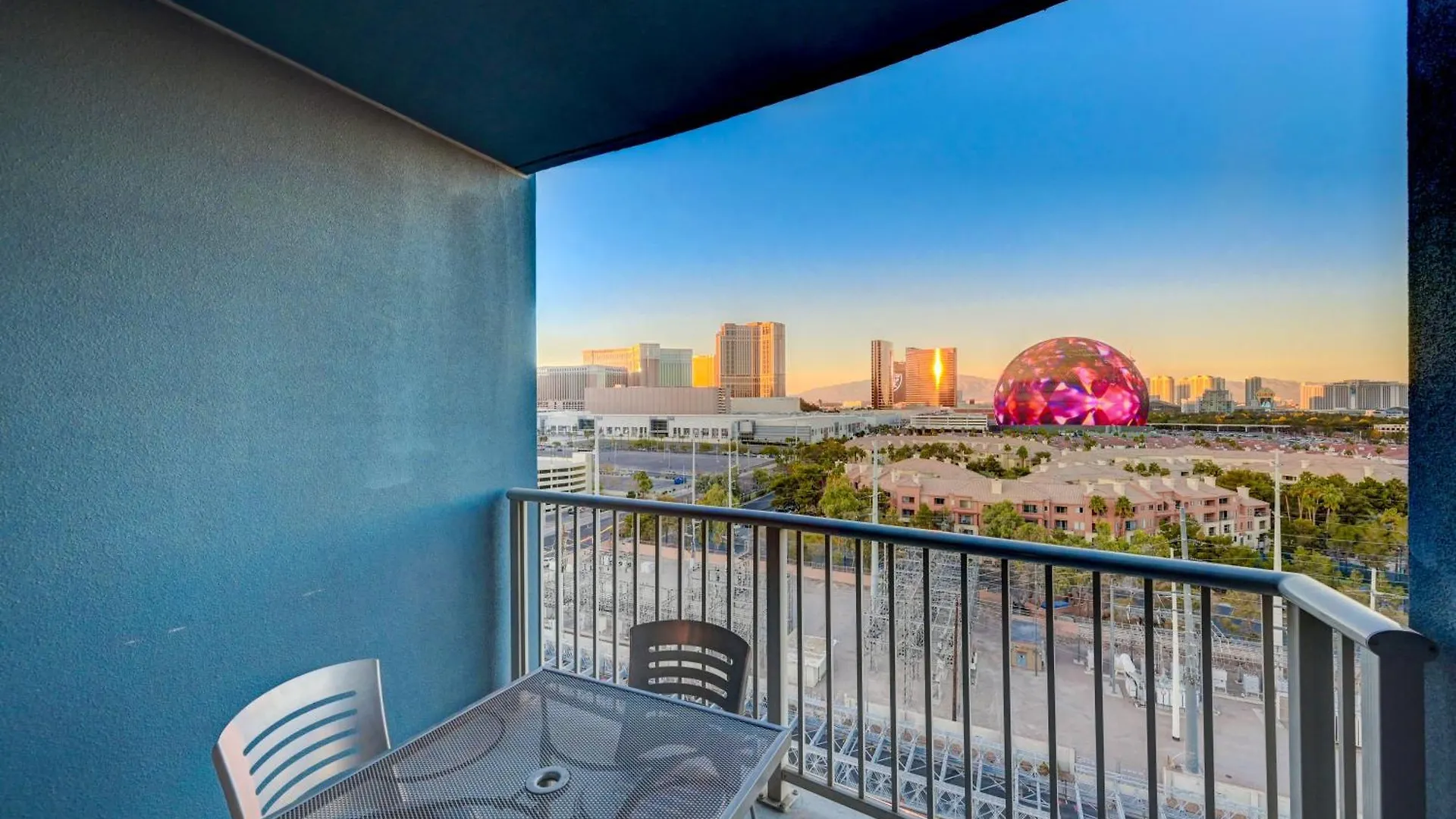 Premium Views! - 'Fear And Loathing Style' - Sphere In Hd Las Vegas